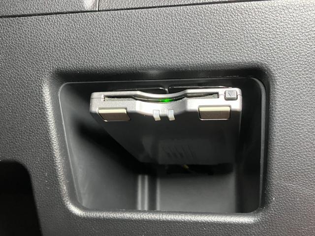 タントカスタムＲＳ　ＳＡスマアシ　ミラクルオープンドア　両側オートスライド　ステアリングスイッチ　ＵＳＢ接続端子　後席モニター　Ｐスタート　エコアイドル　横滑り防止機能　誤発進抑制機能　ＥＴＣ　キーフリー（神奈川県）の中古車