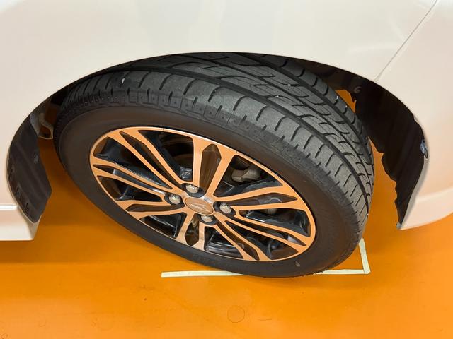 タントカスタムＲＳ　ＳＡスマアシ　ミラクルオープンドア　両側オートスライド　ステアリングスイッチ　ＵＳＢ接続端子　後席モニター　Ｐスタート　エコアイドル　横滑り防止機能　誤発進抑制機能　ＥＴＣ　キーフリー（神奈川県）の中古車