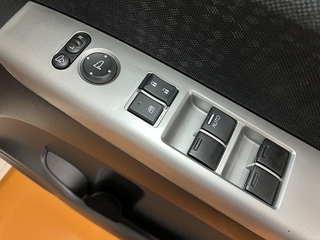 Ｎ−ＢＯＸカスタムＧ　ターボＳＳパッケージ衝突被害軽減ブレーキ　両側オートスライドドア　シートヒーター　ＥＴＣ　アクセサリーソケット　Ｐスタート　ステアリングスイッチ　クルーズコントロール　Ｂカメラ　キーフリー（神奈川県）の中古車