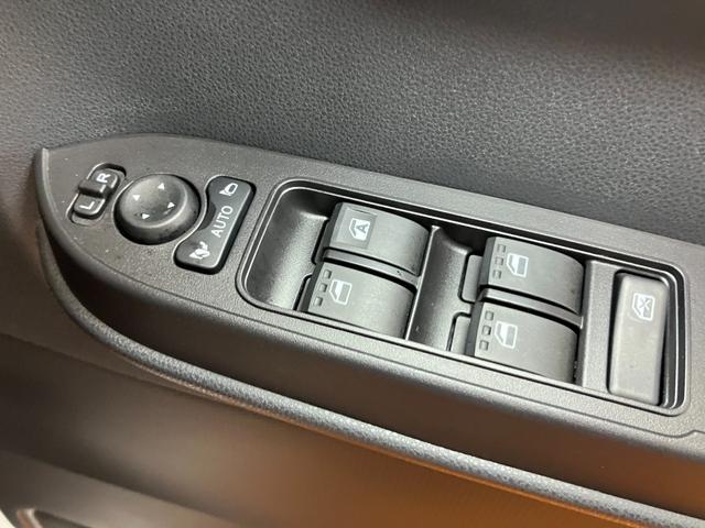 タントカスタムＲＳサポカーＳワイド適合　ミラクルオープンドア　Ｂカメラ　両側オートスライドドア　ステアリングスイッチ　シートヒーター　電動パーキングブレーキ　オートエアコン　Ｐスタート　コーナーセンサー　キーフリー（神奈川県）の中古車