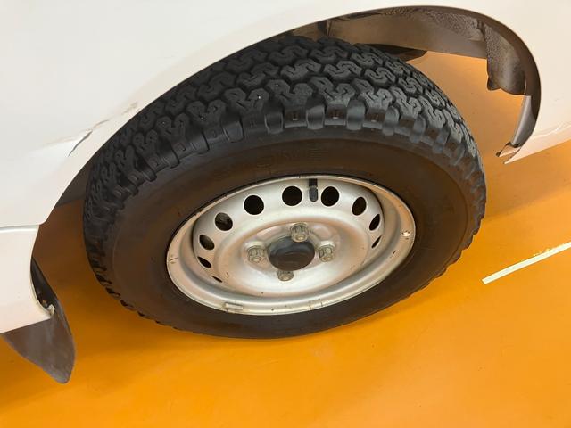 ハイゼットトラックＥＸＴ４ＷＤ　三方開　５段マニュアルシフト　オーディオ　エアコン　パワーステアリング　光軸調整ダイヤル　荷台作業灯　パワーウインドウ　キーレス（神奈川県）の中古車