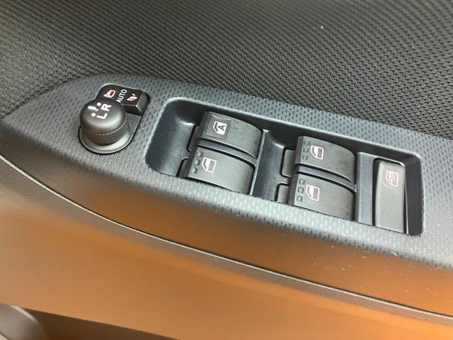 ムーヴカスタム　ＸリミテッドII　ＳＡIIIサポカーＳワイド適合　ステアリングスイッチ　パノラマモニター対応　Ｐスタート　運転席シートヒーター　アイドリングストップ　横滑り防止機能　誤発進抑制機能　オートハイビーム　ＥＴＣ　キーフリー（神奈川県）の中古車