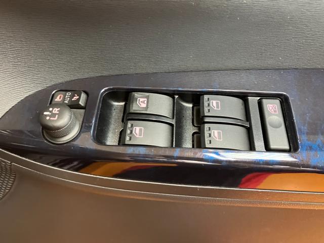タントカスタムＲＳ　トップエディションＳＡIIIサポカーＳワイド適合　ミラクルオープンドア　両側オートスライドドア　Ｂカメラ　ＵＳＢ接続端子　ステアリングスイッチ　Ｐスタート　運転席シートヒーター　オートハイビーム　ＥＴＣ　キーフリー（神奈川県）の中古車