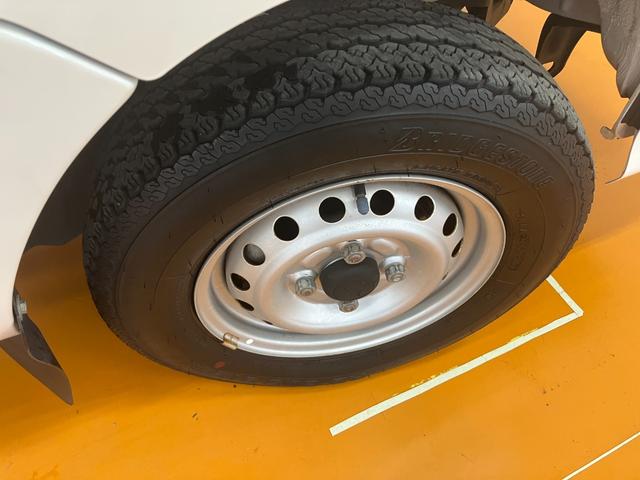 ハイゼットトラックエアコン・パワステ　スペシャル４ＷＤ　三方開　ラジオ　エアコン　５段マニュアルシフト　パワーステアリング（神奈川県）の中古車