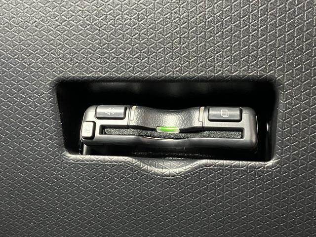 タントカスタムＸ　雹害車雹害車　サポカーＳワイド適合　ミラクルオープンドア　両側オートスライドドア　ＥＴＣ　ステアリングスイッチ　コーナーセンサー　Ｐスタート　横滑り防止機能　誤発進抑制機能　電動格納ミラー　キーフリー（神奈川県）の中古車
