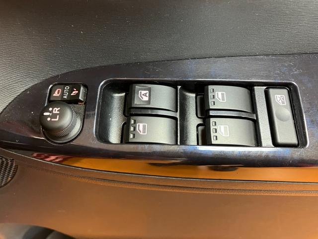 タントカスタムＲＳ　トップエディションＶＳ　ＳＡIIIサポカーＳワイド適合　ミラクルオープンドア　パノラマモニター対応　ＥＴＣ　ドラレコ　両側オートスライドドア　ＵＳＢ接続端子　ステアリングスイッチ　運転席シートヒーター　Ｐスタート　キーフリー（神奈川県）の中古車