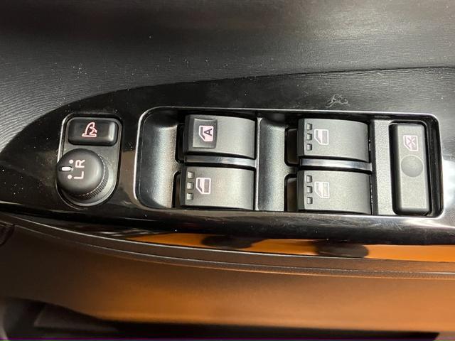 タントカスタムＲＳ　スマートセレクションＳＡスマアシ　ミラクルオープンドア　両側オートスライドドア　後席モニター　デイライト　ステアリングスイッチ　ＵＳＢ接続端子　Ｐスタート　エコアイドル　キーフリー（神奈川県）の中古車