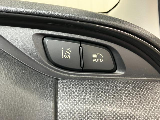 ヴィッツ１．３Ｆ　ＬＥＤエディション衝突被害軽減ブレーキシステム　ＬＥＤヘッドランプ　ドラレコ　Ｂカメラ　ステアリングスイッチ　ナビ　エアコン　Ｐスタート　電動格納ミラー　横滑り防止機能　誤発進抑制機能　レーンアシスト　オートハイビーム（神奈川県）の中古車