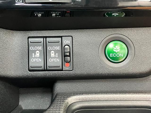 ステップワゴンスパーダスパーダ　ホンダセンシング衝突被害軽減ブレーキシステム　ドラレコ　３列シート　ステアリングスイッチ　クルーズコントロール　Ｐスタート　アイドリングストップ　パドルシフト　両側オートスライドドア　レーンアシスト　ＥＴＣ（神奈川県）の中古車