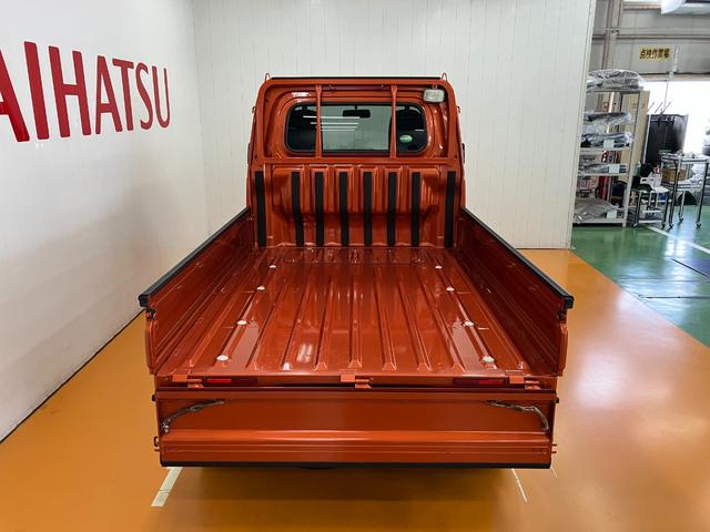 ハイゼットトラックＥＸＴ４ＷＤ　三方開　エアコン　オーディオ　光軸調整ダイヤル　荷台作業灯　電動格納ミラー　パワーウインドウ　キーレス（神奈川県）の中古車