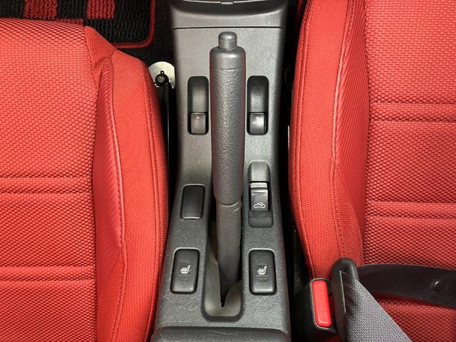 コペンセロオープンカー　二人乗　アクティブトップ　ステアリングスイッチ　Ｐスタート　アイドリングストップ　横滑り防止装置　シートヒーター　ＥＴＣ　スポーツシート　キーフリー（神奈川県）の中古車