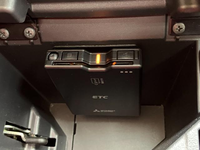 コペンセロオープンカー　二人乗　アクティブトップ　ステアリングスイッチ　Ｐスタート　アイドリングストップ　横滑り防止装置　シートヒーター　ＥＴＣ　スポーツシート　キーフリー（神奈川県）の中古車