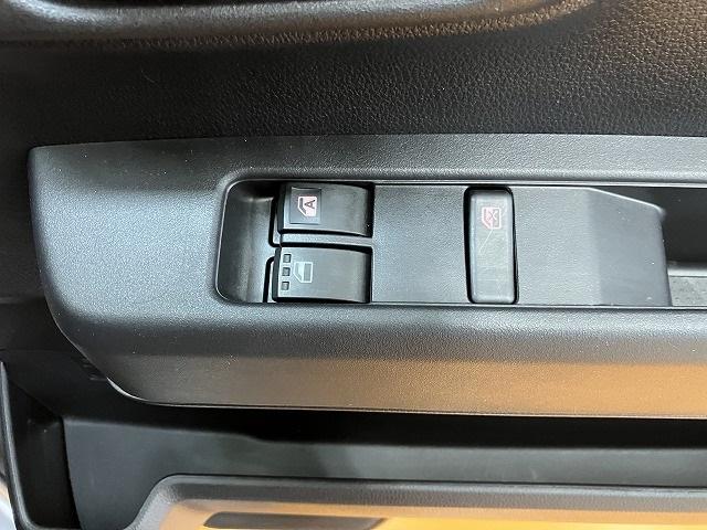 ハイゼットカーゴＤＸ４ＷＤ　サポカーＳワイド適合　ラジオ　エアコン　アクセサリーソケット　コーナーセンサー　アイドリングストップ　光軸調整ダイヤル　横滑り防止機能　誤発進抑制機能　パワーウインドウ　キーレス（神奈川県）の中古車