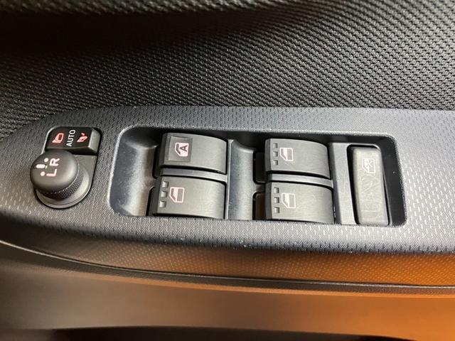 ムーヴカスタム　ＸリミテッドII　ＳＡIIIサポカーＳワイド適合　ドラレコ　ステアリングスイッチ　パノラマモニター対応　Ｐスタート　運転席シートヒーター　アイドリングストップ　誤発進抑制機能　オートハイビーム　ＥＴＣ　キーフリー（神奈川県）の中古車