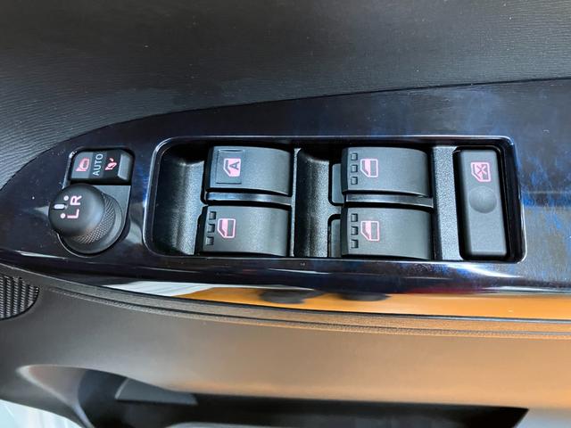 タントカスタムＲＳ　トップエディションリミテッドＳＡIIIサポカーＳワイド適合　ミラクルオープンドア　パノラマモニター対応　両側オートスライドドア　ＥＴＣ　ドラレコ　ステアリングスイッチ　運転席シートヒーター　ＵＳＢ接続端子　電動格納ミラー　キーフリー（神奈川県）の中古車