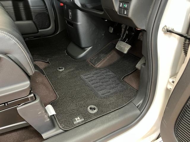 Ｎ−ＢＯＸカスタムＧ・Ｌターボホンダセンシング衝突被害軽減ブレーキシステム　ステアリングスイッチ　クルーズコントロール　ＥＴＣ　両側オートスライドドア　レーンアシスト　ＵＳＢ接続端子　Ｂカメラ　キーフリー（神奈川県）の中古車