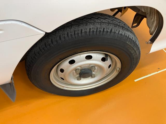 ハイゼットトラックエアコン・パワステ　スペシャル三方開　４ＷＤ　５段マニュアルシフト　ゴムマット　ラジオ　エアコン　パワーステアリング（神奈川県）の中古車