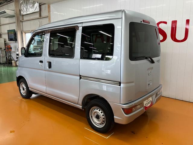 ハイゼットカーゴデラックスＳＡIIIサポカーＳワイド適合　両側スライドドア　間仕切りカーテン　ラジオ　エアコン　アイドリングストップ　オートハイビーム　横滑り防止機能　誤発進抑制機能　光軸調整ダイヤル　パワーウインドウ　キーレス（神奈川県）の中古車