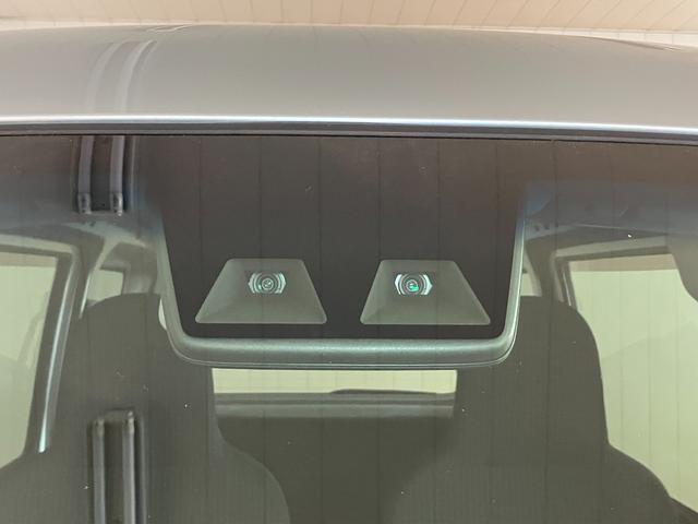 ハイゼットカーゴデラックスＳＡIIIサポカーＳワイド適合　両側スライドドア　間仕切りカーテン　ラジオ　エアコン　アイドリングストップ　オートハイビーム　横滑り防止機能　誤発進抑制機能　光軸調整ダイヤル　パワーウインドウ　キーレス（神奈川県）の中古車