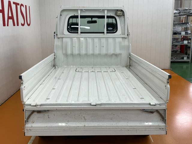ハイゼットトラックＥＸＴ４ＷＤ　三方開　荷台作業灯　ラジオ　エアコン　光軸調整ダイヤル　パワーウインドウ（神奈川県）の中古車