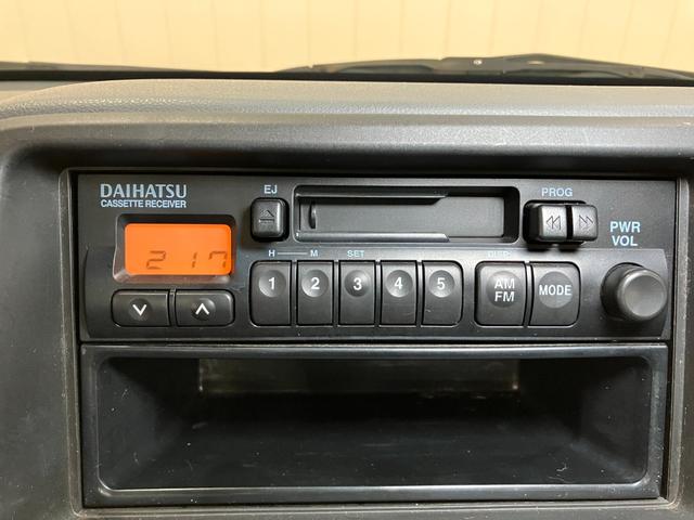 ハイゼットトラックＥＸＴ４ＷＤ　三方開　荷台作業灯　ラジオ　エアコン　光軸調整ダイヤル　パワーウインドウ（神奈川県）の中古車