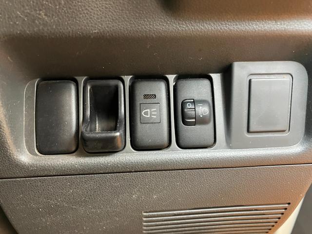 ハイゼットトラックＥＸＴ４ＷＤ　三方開　荷台作業灯　ラジオ　エアコン　光軸調整ダイヤル　パワーウインドウ（神奈川県）の中古車