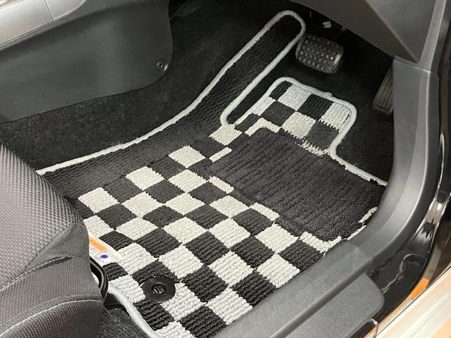 コペンローブオープンカー　二人乗　アクティブトップ　Ｐスタート　ステアリングスイッチ　シートヒーター　ＥＴＣ　スポーツシート　エコアイドル　横滑り防止装置　キーフリー（神奈川県）の中古車