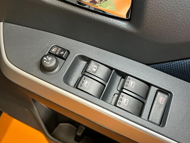 トールカスタムＧ　ターボサポカーＳワイド適合　ドラレコ　両側オートスライドドア　全車速追従機能付ＡＣＣ　電動パーキングブレーキ　パノラマモニター対応　ＵＳＢ接続端子　Ｐスタート　コーナーセンサー　キーフリー（神奈川県）の中古車