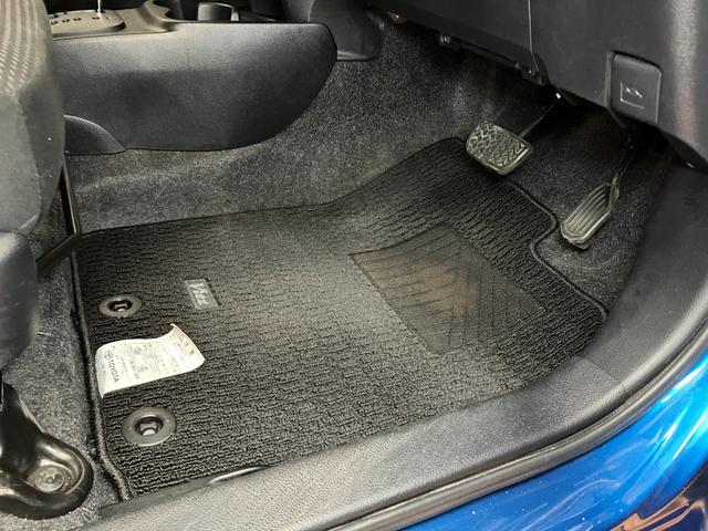 ヴィッツハイブリッドＦハイブリッド車　Ｂカメラ　ステアリングスイッチ　オートエアコン　横滑り防止装置　エコモード　電動格納ミラー　パワーウインドウ　キーレス（神奈川県）の中古車