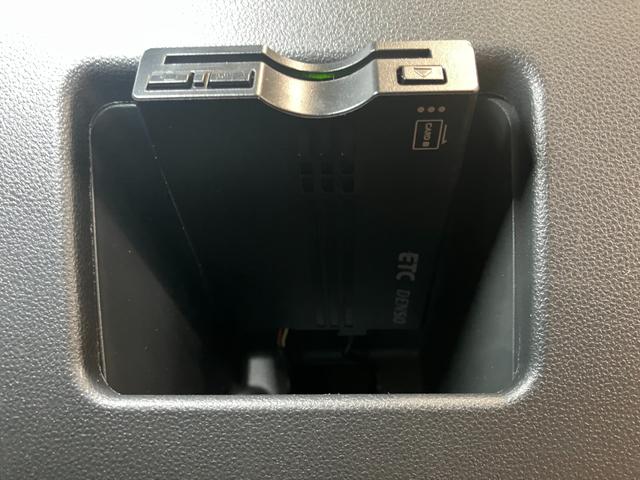 タントカスタムＸ　ＳＡIIIサポカーＳワイド適合　ミラクルオープンドア　Ｂカメラ　片側オートスライドドア　ＥＴＣ　Ｐスタート　運転席シートヒーター　ステアリングスイッチ　横滑り防止機能　誤発進抑制機能　電動格納ミラー　キーフリー（神奈川県）の中古車