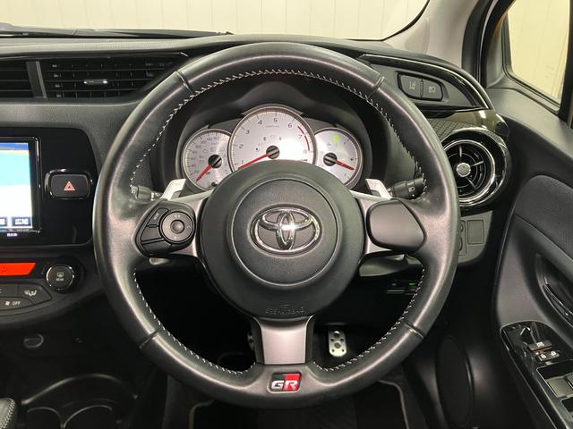 ヴィッツＧＲスポーツ衝突被害軽減ブレーキシステム　ドラレコ　ＧＲ専用ディンプル革巻きステアリング　パドルシフト　レーンアシスト　アナログメーター　Ｐスタート　オートハイビーム　ＥＴＣ　キーフリー（神奈川県）の中古車