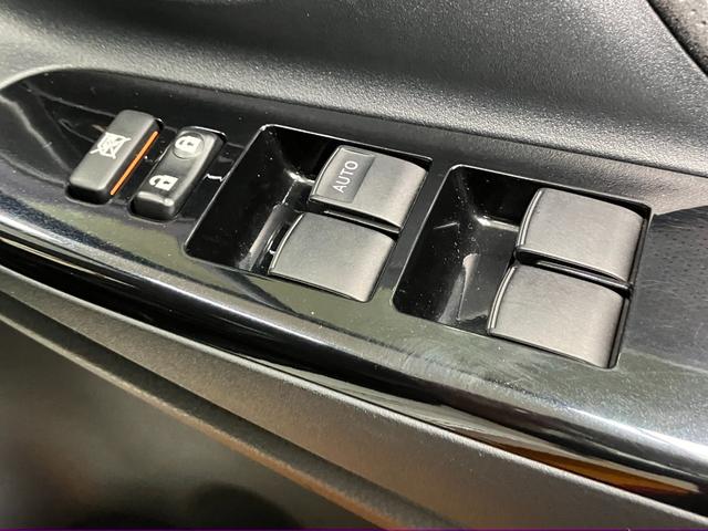 ヴィッツＧＲスポーツ衝突被害軽減ブレーキシステム　ドラレコ　ＧＲ専用ディンプル革巻きステアリング　パドルシフト　レーンアシスト　アナログメーター　Ｐスタート　オートハイビーム　ＥＴＣ　キーフリー（神奈川県）の中古車