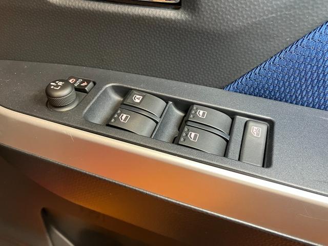 トールカスタムＧ　ＳＡIIスマアシ　ドラレコ　両側オートスライドドア　パノラマモニター対応　ステアリングスイッチ　ＵＳＢ接続端子　シートヒーター　ＥＴＣ　Ｐスタート　アイドリングストップ　キーフリー（神奈川県）の中古車