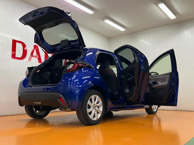 ヤリスハイブリッドＧハイブリッド車　衝突被害軽減ブレーキシステム　マルチメディアオーディオ　シートヒーター　Ｐスタート　ステアリングスイッチ　クルーズコントロール　オートハイビーム　ＥＴＣ　キーフリー（神奈川県）の中古車