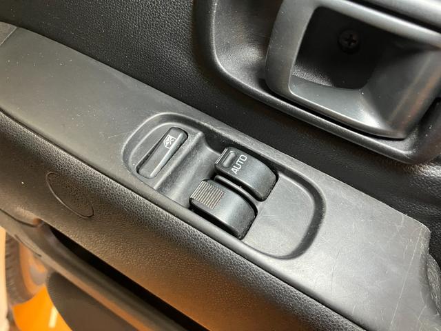 ハイゼットカーゴデラックスＳＡIIIサポカーＳワイド適合　ＥＴＣ　エアコン　アクセサリーソケット　アイドリングストップ　光軸調整ダイヤル　横滑り防止機能　誤発進抑制機能　パワーウインドウ　キーレス（神奈川県）の中古車