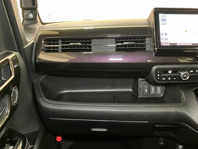 Ｎ−ＢＯＸカスタムＧ・Ｌホンダセンシング衝突被害軽減ブレーキシステム　両側オートスライドドア　ステアリングスイッチ　クルーズコントロール　ＵＳＢ接続端子　ＥＴＣ　Ｐスタート　レーンアシスト　キーフリー（神奈川県）の中古車