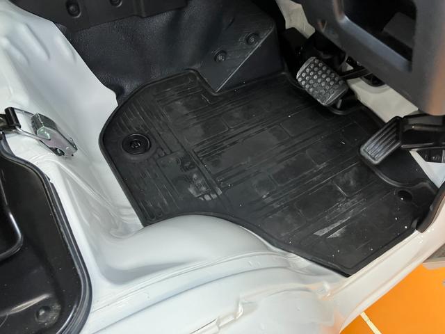 ハイゼットトラックスタンダードSAIIItサポカーSワイド適合 ドラレコ 三方開 ゴムマット ラジオ エアコン 光軸調整ダイヤル 横滑り防止機能 誤発進抑制機能(神奈川県)の中古車