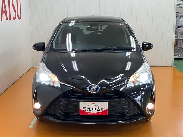 ヴィッツハイブリッドＦハイブリッド車　Ｂカメラ　安全運転支援システム　ＥＴＣ　ドラレコ　運転席シートヒーター　ステアリングスイッチ　オートエアコン　Ｐスタート　エコモード　オートハイビーム　電動格納ミラー　キーフリー（神奈川県）の中古車