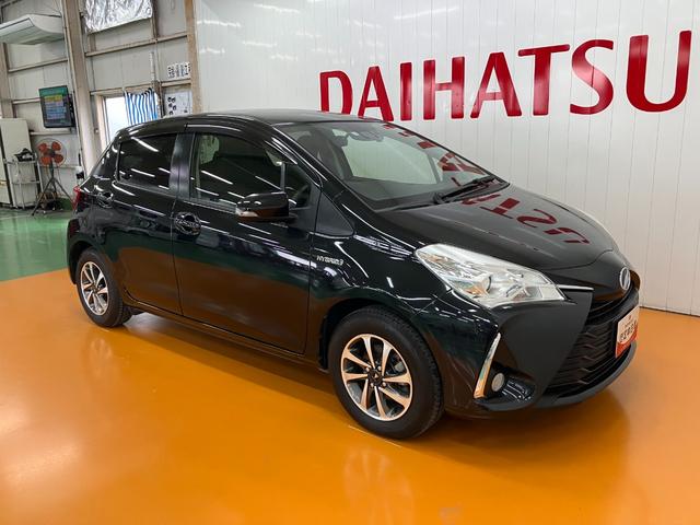 ヴィッツハイブリッドＦハイブリッド車　Ｂカメラ　安全運転支援システム　ＥＴＣ　ドラレコ　運転席シートヒーター　ステアリングスイッチ　オートエアコン　Ｐスタート　エコモード　オートハイビーム　電動格納ミラー　キーフリー（神奈川県）の中古車