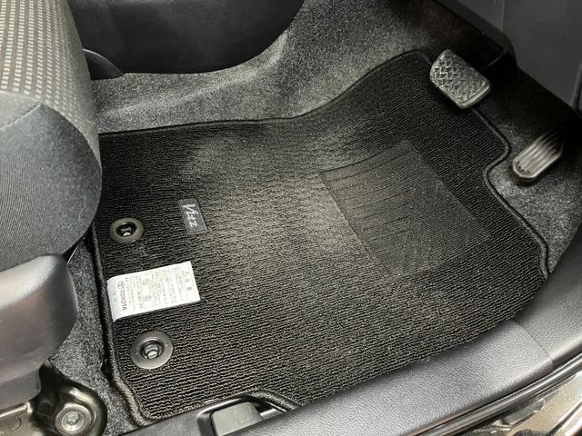 ヴィッツハイブリッドＦハイブリッド車　Ｂカメラ　安全運転支援システム　ＥＴＣ　ドラレコ　運転席シートヒーター　ステアリングスイッチ　オートエアコン　Ｐスタート　エコモード　オートハイビーム　電動格納ミラー　キーフリー（神奈川県）の中古車