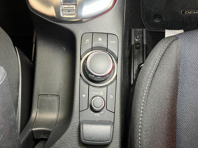 デミオ１３Ｓ衝突被害軽減ブレーキシステム　ステアリングスイッチ　ＵＳＢ接続端子　アクセサリーソケット　Ｐスタート　ＥＴＣ　光軸調整ダイヤル　横滑り防止装置　電動格納ミラー　キーフリー（神奈川県）の中古車