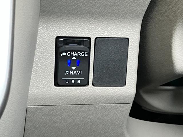 タントスローパー　Ｘ　ＳＡIII　リヤシート付仕様福祉車両　車いす乗車　サポカーＳワイド適合　ミラクルオープンドア　片側オートスライドドア　電動ウインチ　ＵＳＢ接続端子　ステアリングスイッチ　Ｐスタート　オートハイビーム　運転席シートヒーター（神奈川県）の中古車