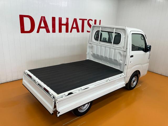ハイゼットトラックスタンダードサポカーSワイド適合 三方開 ゴムマット ラジオ オートエアコン 光軸調整ダイヤル コーナーセンサー アイドリングストップ 横滑り防止機能 誤発進抑制機能 アクセサリーソケット(神奈川県)の中古車