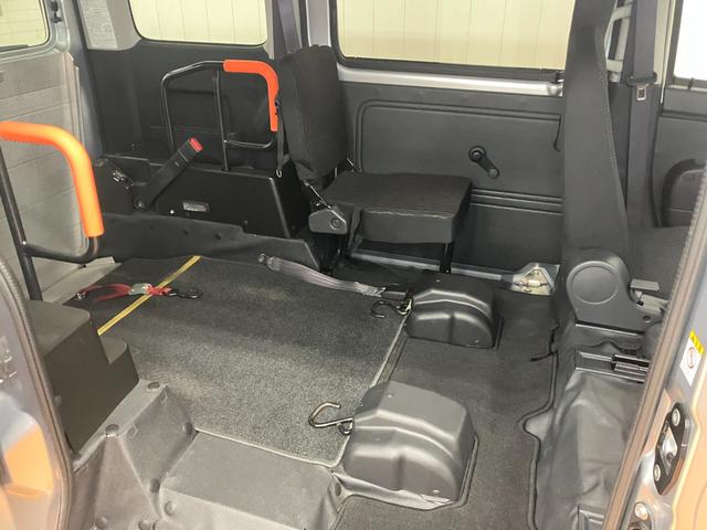 ハイゼットカーゴスローパー リヤレス+補助シート SAIII福祉車両 サポカーSワイド適合 車いす乗車 電動ウインチ 両側スライドドア エアコン USB接続端子 アイドリングストップ オートハイビーム リヤファン パワーウインドウ 後席補助シート キーレス(神奈川県)の中古車