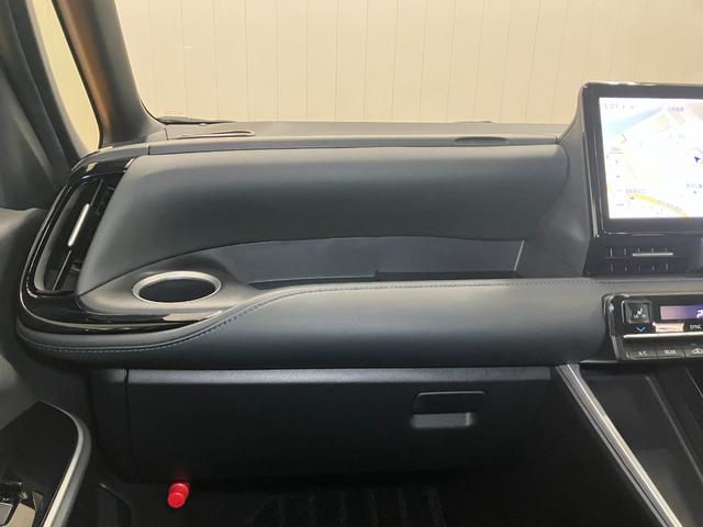 ヴォクシーハイブリッドＳ−Ｚハイブリッド車　衝突被害軽減ブレーキシステム　ＵＳＢ接続端子　ダブルエアコン　後席モニター　ステアリングスイッチ　レーダークルーズコントロール　マルチメディアオーディオ　電動パーキングブレーキ（神奈川県）の中古車