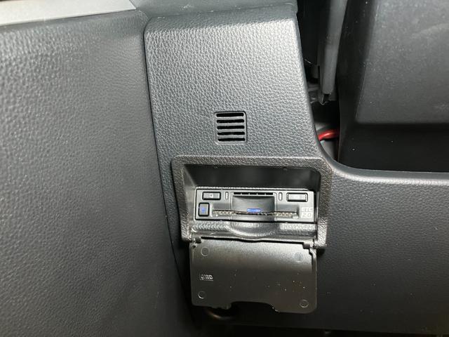 ヴォクシーハイブリッドＳ−Ｚハイブリッド車　衝突被害軽減ブレーキシステム　ＵＳＢ接続端子　ダブルエアコン　後席モニター　ステアリングスイッチ　レーダークルーズコントロール　マルチメディアオーディオ　電動パーキングブレーキ（神奈川県）の中古車