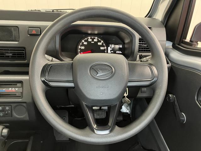 ハイゼットトラックスタンダードサポカーＳワイド適合　三方開　ゴムマット　ラジオ　エアコン　光軸調整ダイヤル　コーナーセンサー　アイドリングストップ　横滑り防止機能　誤発進抑制機能　アクセサリーソケット（神奈川県）の中古車