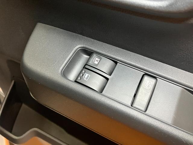 ハイゼットカーゴDXサポカーSワイド適合 エアコン アクセサリーソケット コーナーセンサー アイドリングストップ 光軸調整ダイヤル 横滑り防止機能 誤発進抑制機能 パワーウインドウ キーレス(神奈川県)の中古車