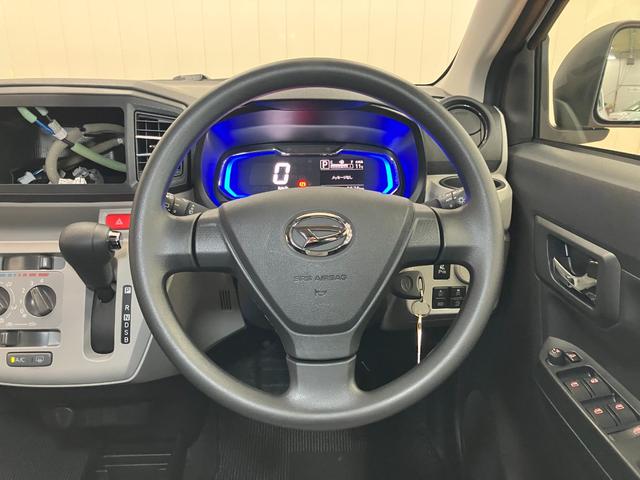 ミライースX SAIIIサポカーSワイド適合 エアコン Bカメラ コーナーセンサー 光軸調整ダイヤル オートハイビーム アイドリングストップ 横滑り防止機能 誤発進抑制機能 電動格納ミラー パワーウインドウ キーレス(神奈川県)の中古車