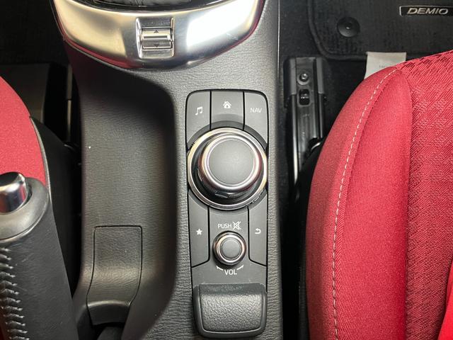 デミオ15Sノーブルクリムゾン衝突被害軽減ブレーキシステム ドラレコ 全周囲カメラ クルーズコントロール ステアリングスイッチ シートヒーター USB接続端子 ヘッドアップディスプレイ ETC コーナーセンサー キーフリー(神奈川県)の中古車